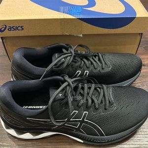 Asics new mens running shoes size 9
